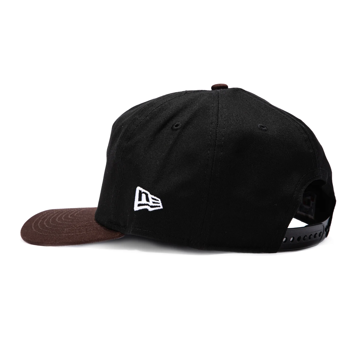 New Era 19Twenty New York Yankees 1999 World Series Patch Snapback Pre-Curved Hat - Black, Brown - Image 2