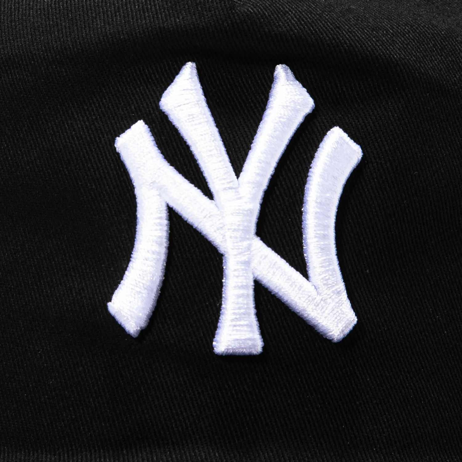 New Era 19Twenty New York Yankees 1999 World Series Patch Snapback Pre-Curved Hat - Black, Brown - Image 3