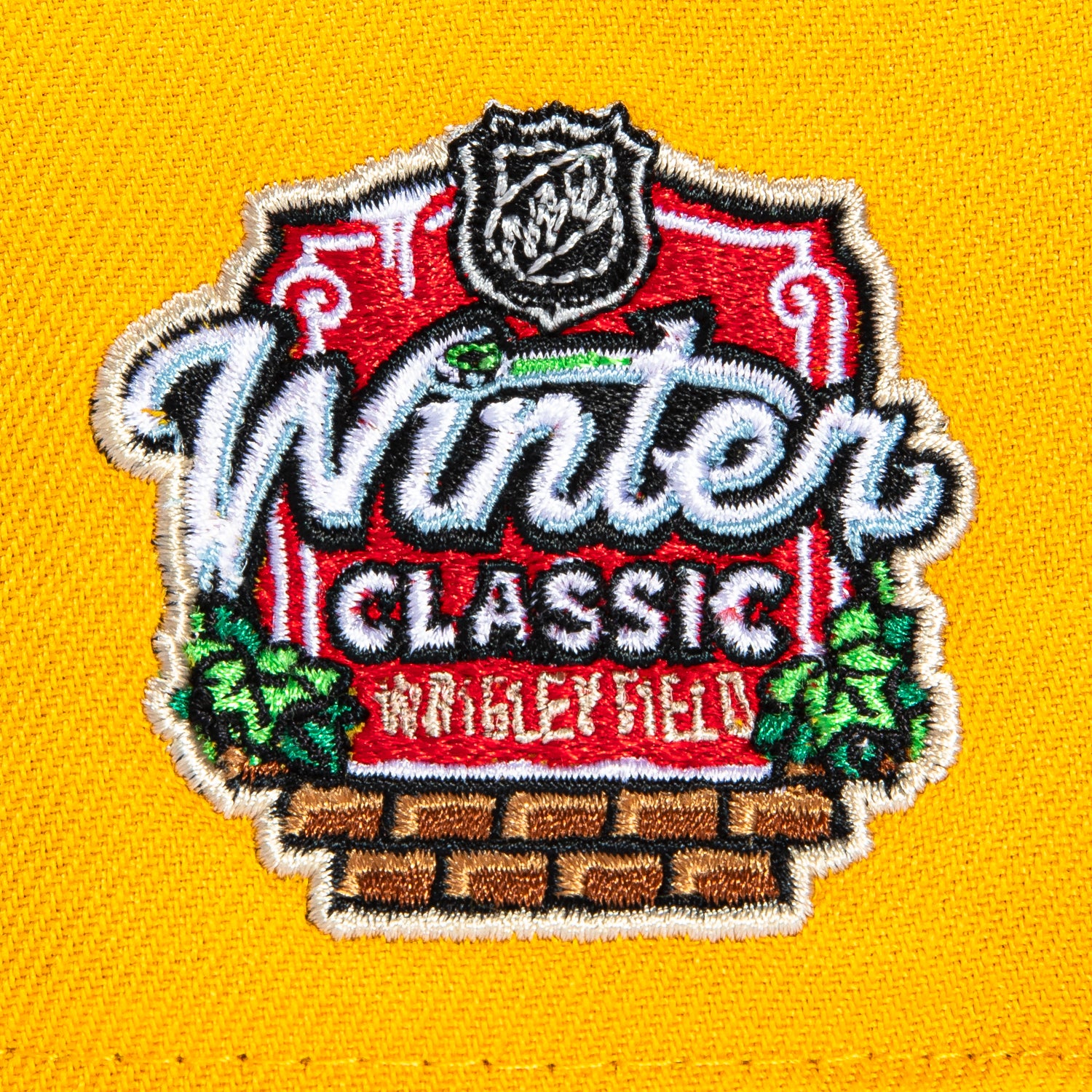 New Era 59Fifty Chicago Blackhawks 2025 Winter Classic Patch Hat - Gold, Black - Image 5