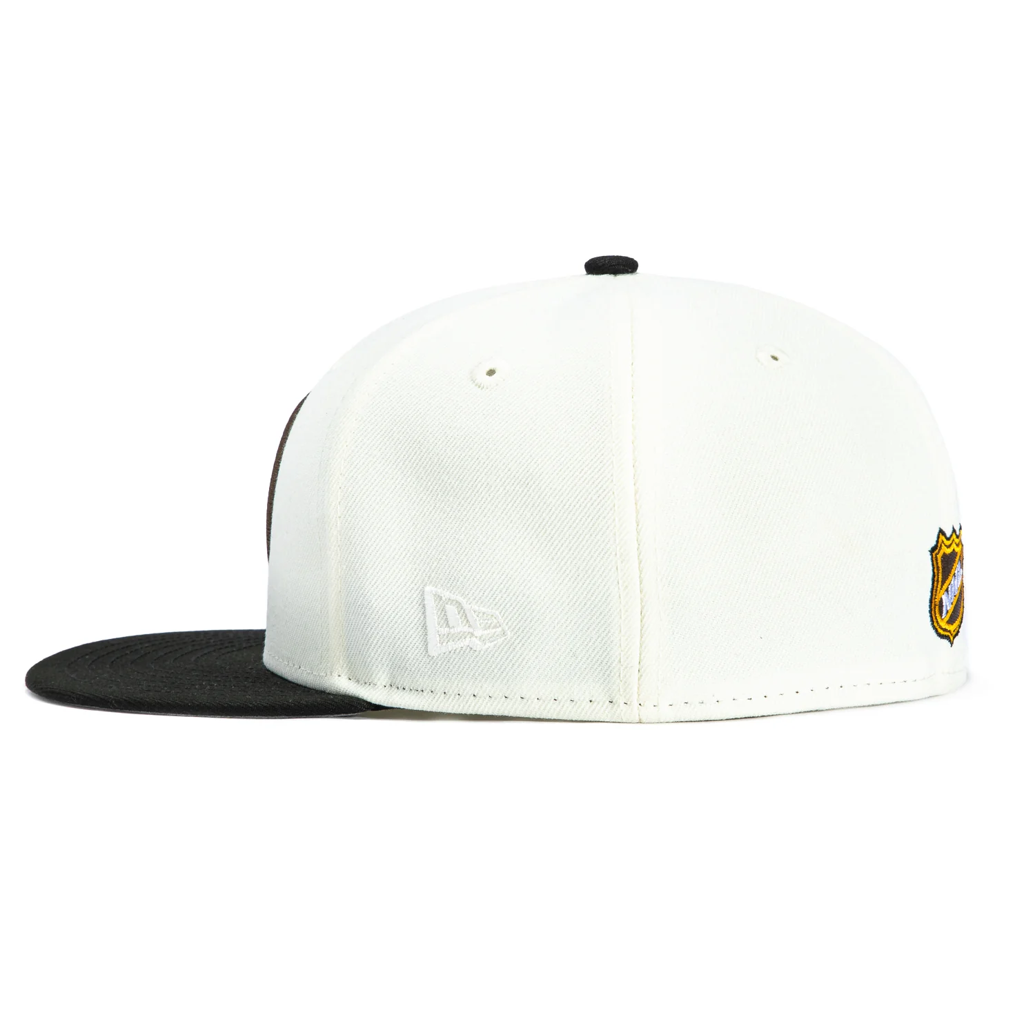 New Era 59Fifty Boston Bruins 2010 Winter Classic Patch Hat - White, Black - Image 3