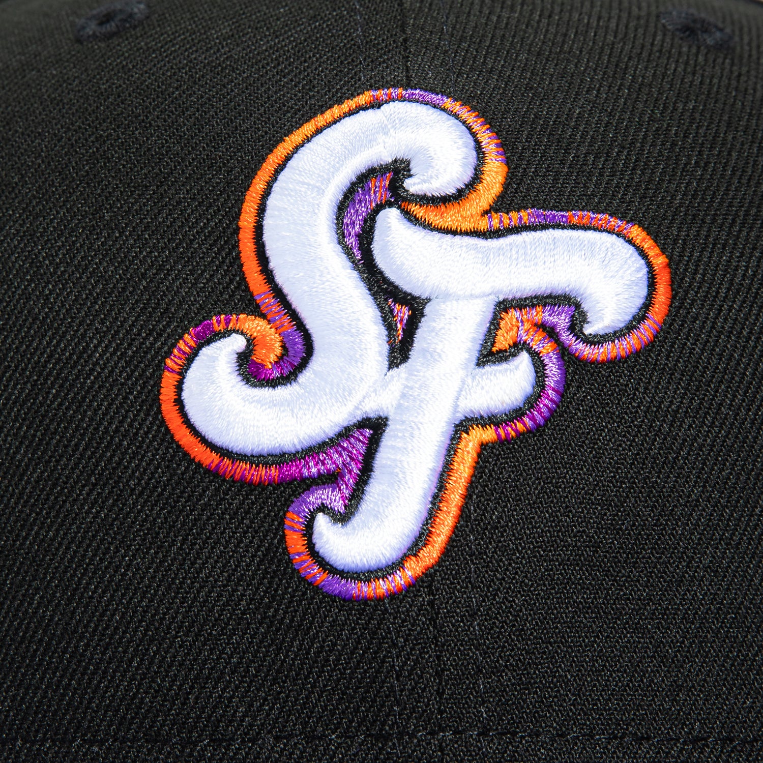 New Era 59Fifty San Francisco Giants 2025 City Connect Patch Hat - Black, Purple - Image 4