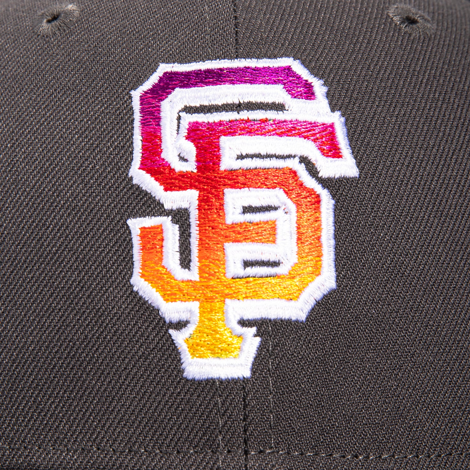 New Era 59Fifty San Francisco Giants Gradient Hat - Graphite, Black - Image 4