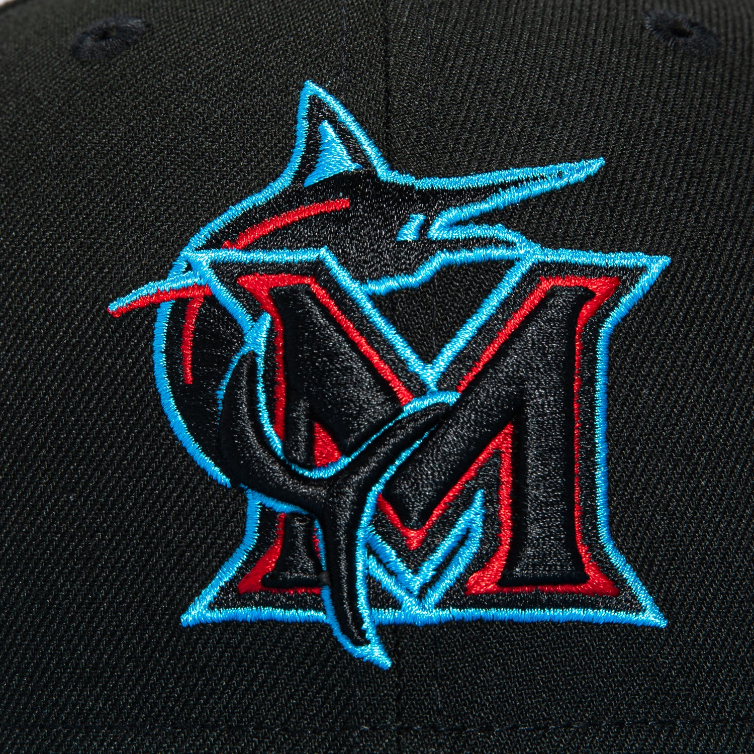 New Era 59Fifty Miami Marlins 2025 City Connect M Hat - Black, Neon Blue, Red - Image 4