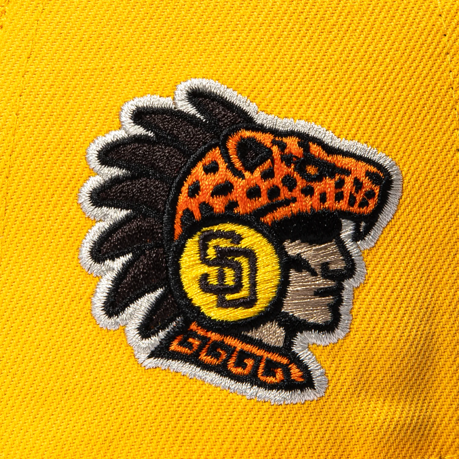New Era 59Fifty San Diego Padres 2026 Mexico Series Logo Patch Hat - Gold, Brown - Image 4