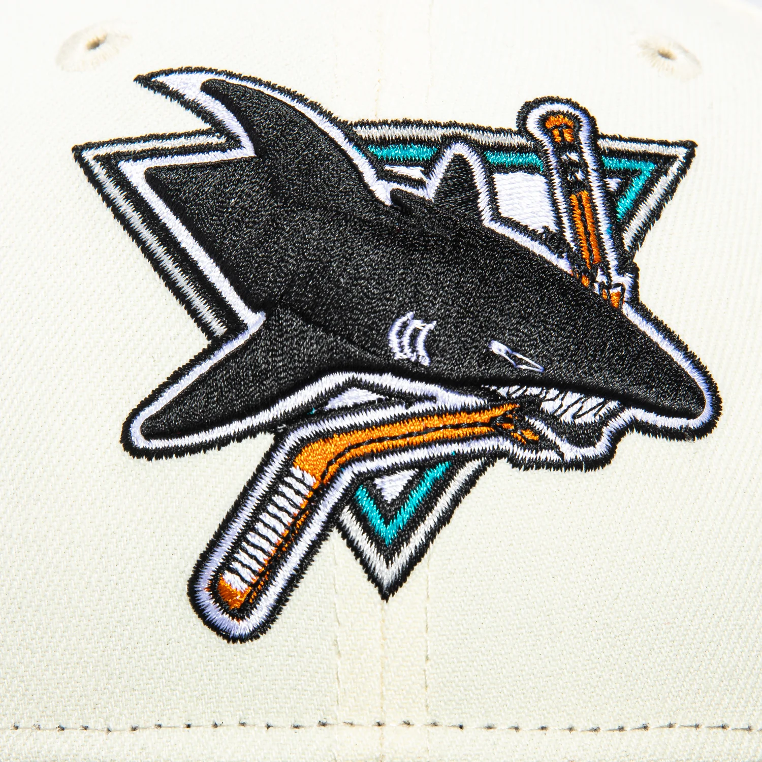 New Era 59Fifty San Jose Sharks 5th Anniversary Patch Hat - White, Black - Image 4