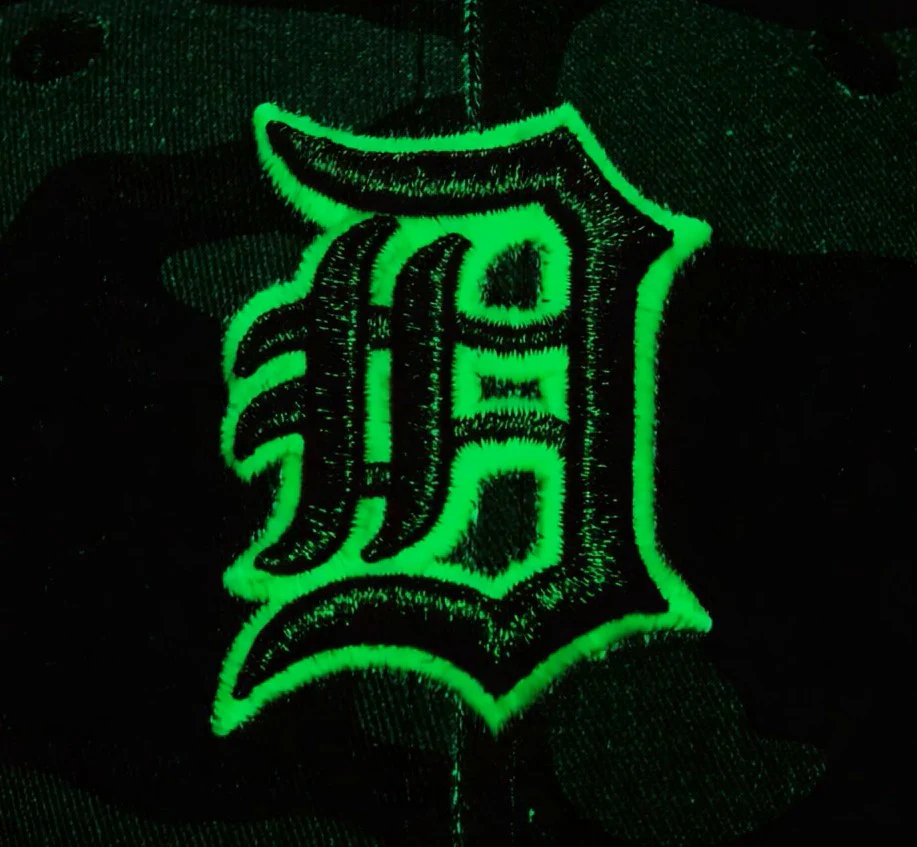 New Era 59Fifty Camo Vize Detroit Tigers Glow in the Dark Hat - Camo, Black - Image 2