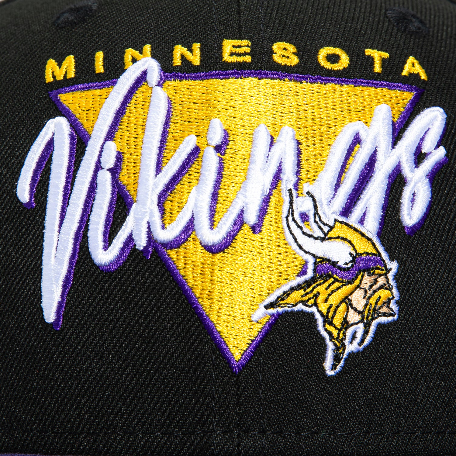New Era 59Fifty Minnesota Vikings Vintage Triangle Hat - Black, Purple - Image 4