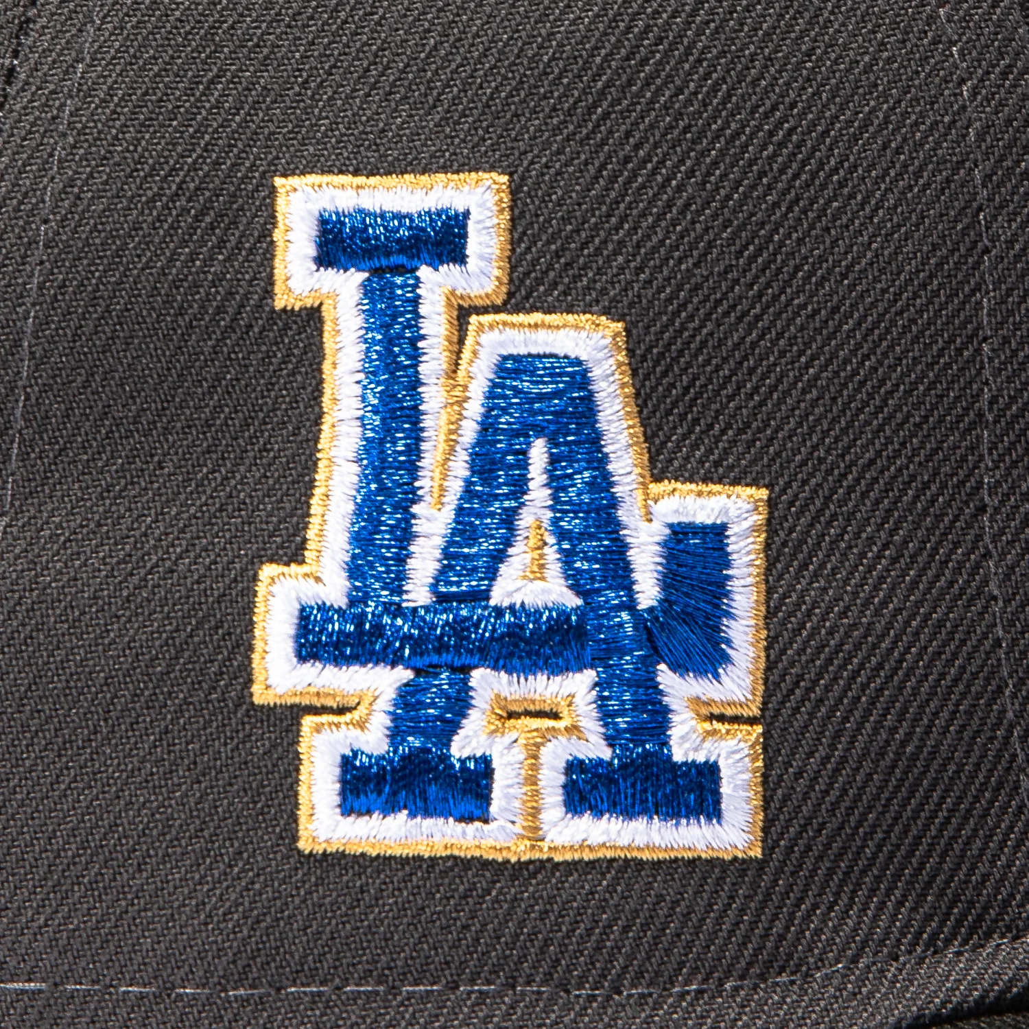 New Era 59Fifty Los Angeles Dodgers Logo Patch 2025 World Series Parade Hat - Graphite, Black - Image 4