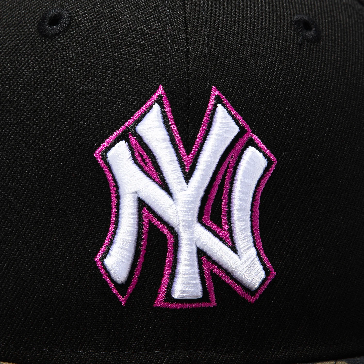 New Era 59Fifty New York Yankees 2000 World Series Patch Hat - Black, Camo - Image 4