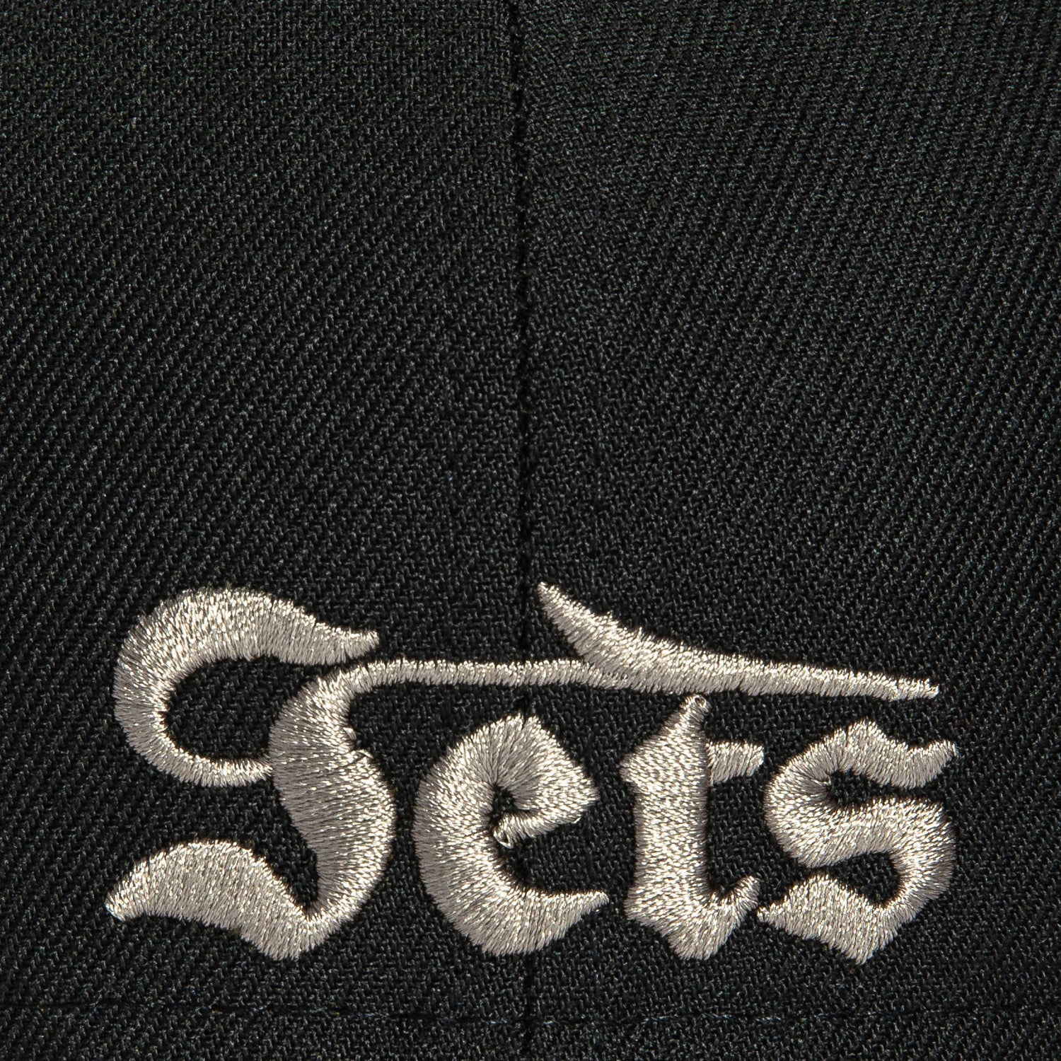 New Era 59Fifty Rivalry New York Jets Gotham City Football Patch Alternate Hat - Black, Metallic Silver - Image 6