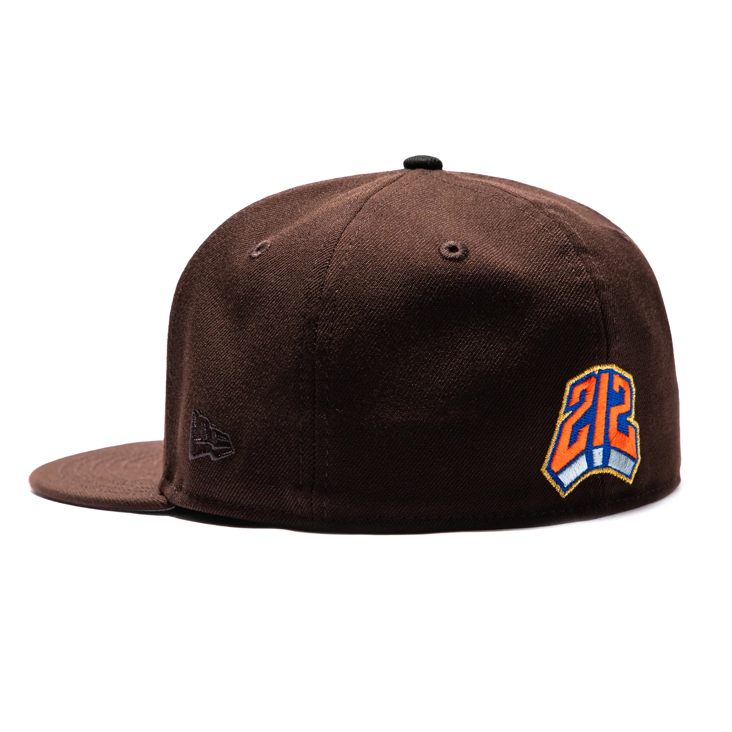 New Era 59Fifty New York Knicks Logo Patch Nueva York Hat - Brown - Image 3