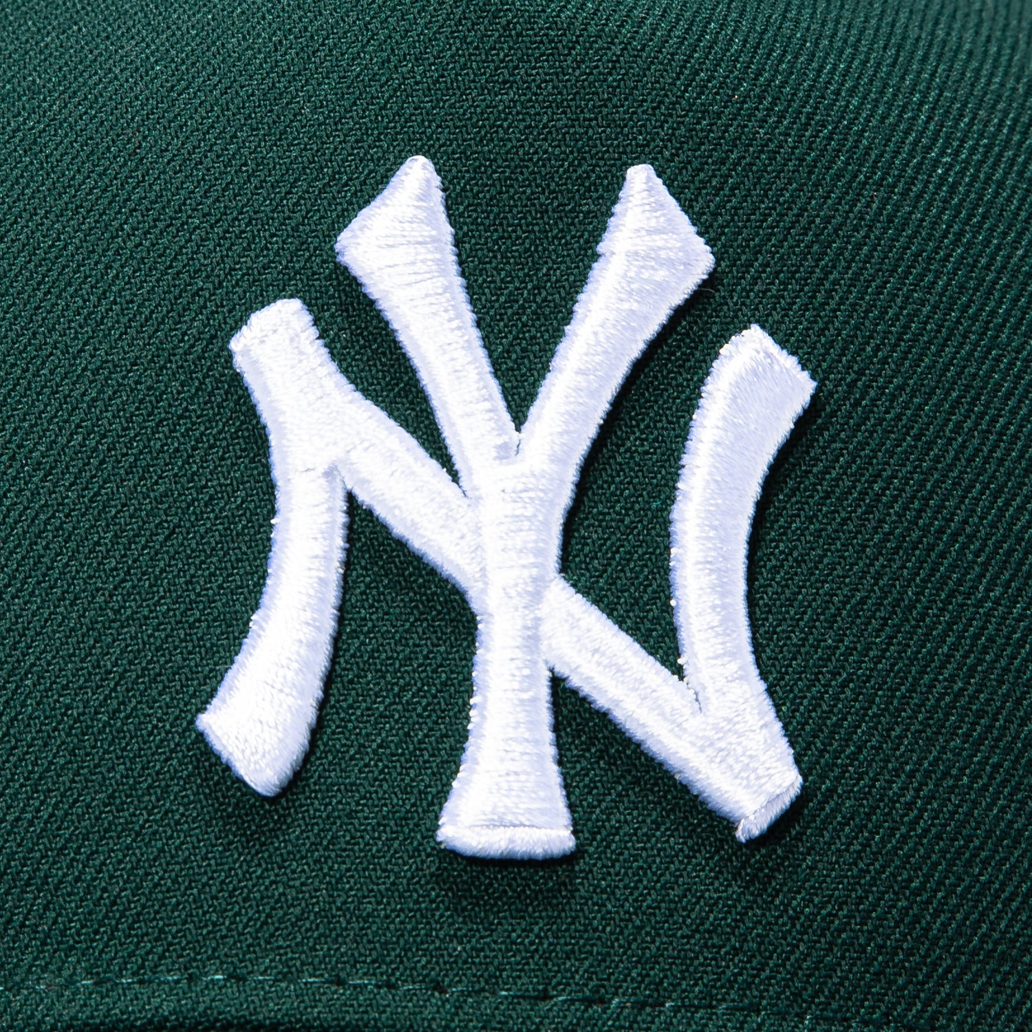New Era 9Forty A-Frame New York Yankees 1996 World Series Patch Lavender UV Snapback Hat - Green - Image 3