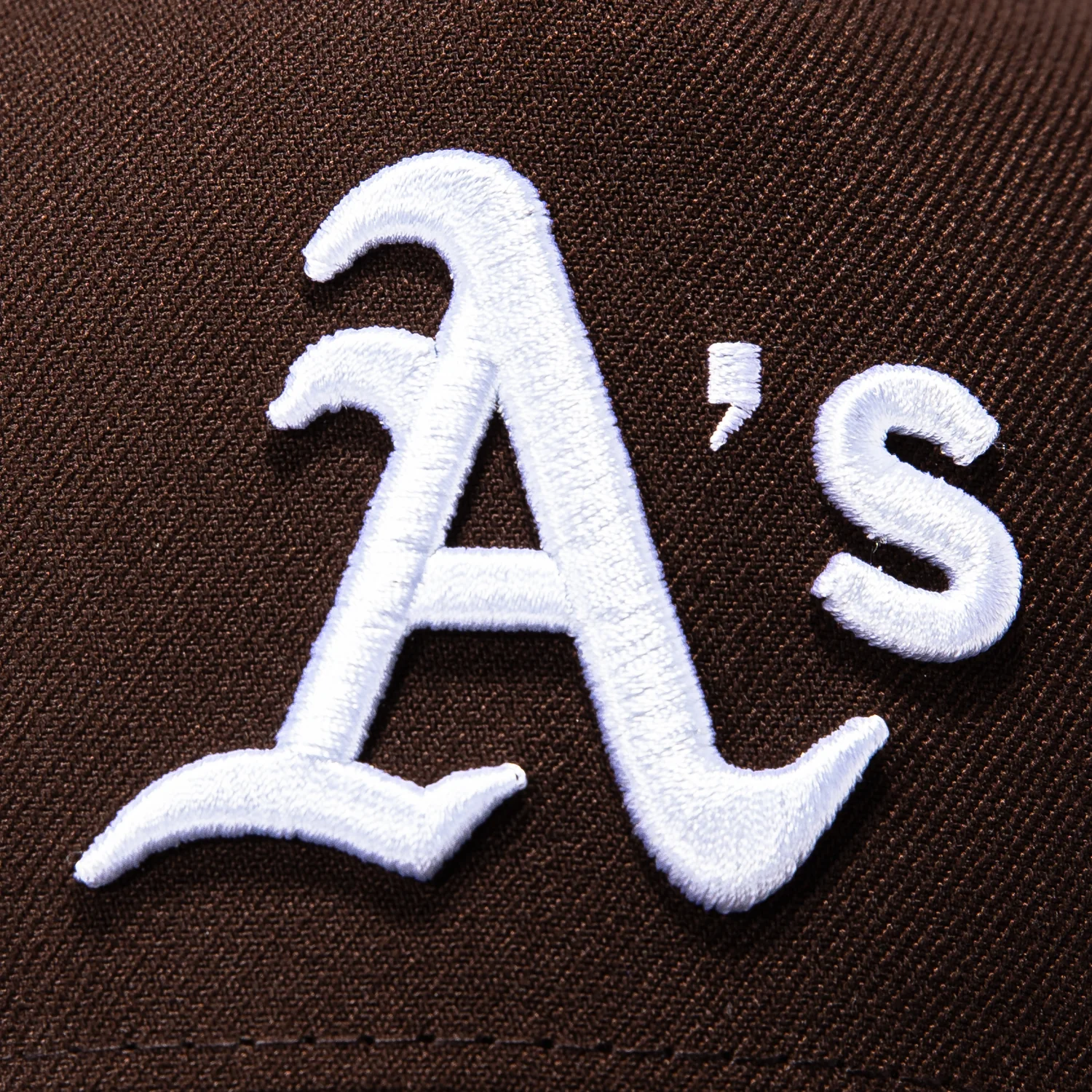 New Era 9Forty A-Frame Oakland Athletics 1990 World Series Patch Pink UV Snapback Hat - Brown - Image 3