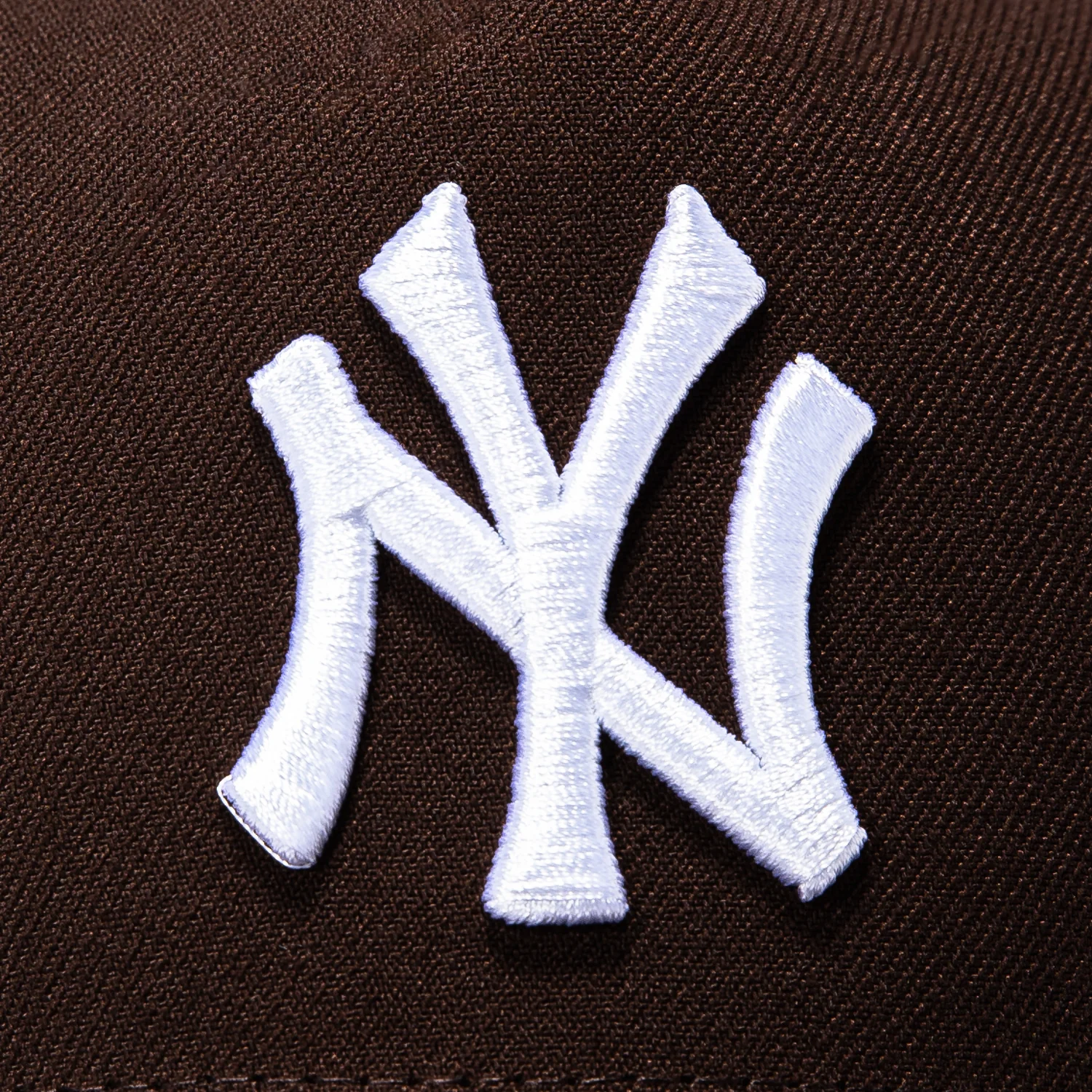 New Era 9Forty A-Frame New York Yankees 1998 World Series Patch Pink UV Snapback Hat - Brown - Image 3