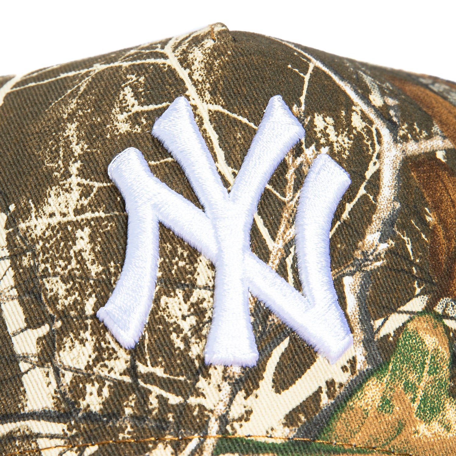 New Era 9Forty A-Frame New York Yankees 1999 World Series Patch Snapback Hat - Realtree, Pink - Image 3