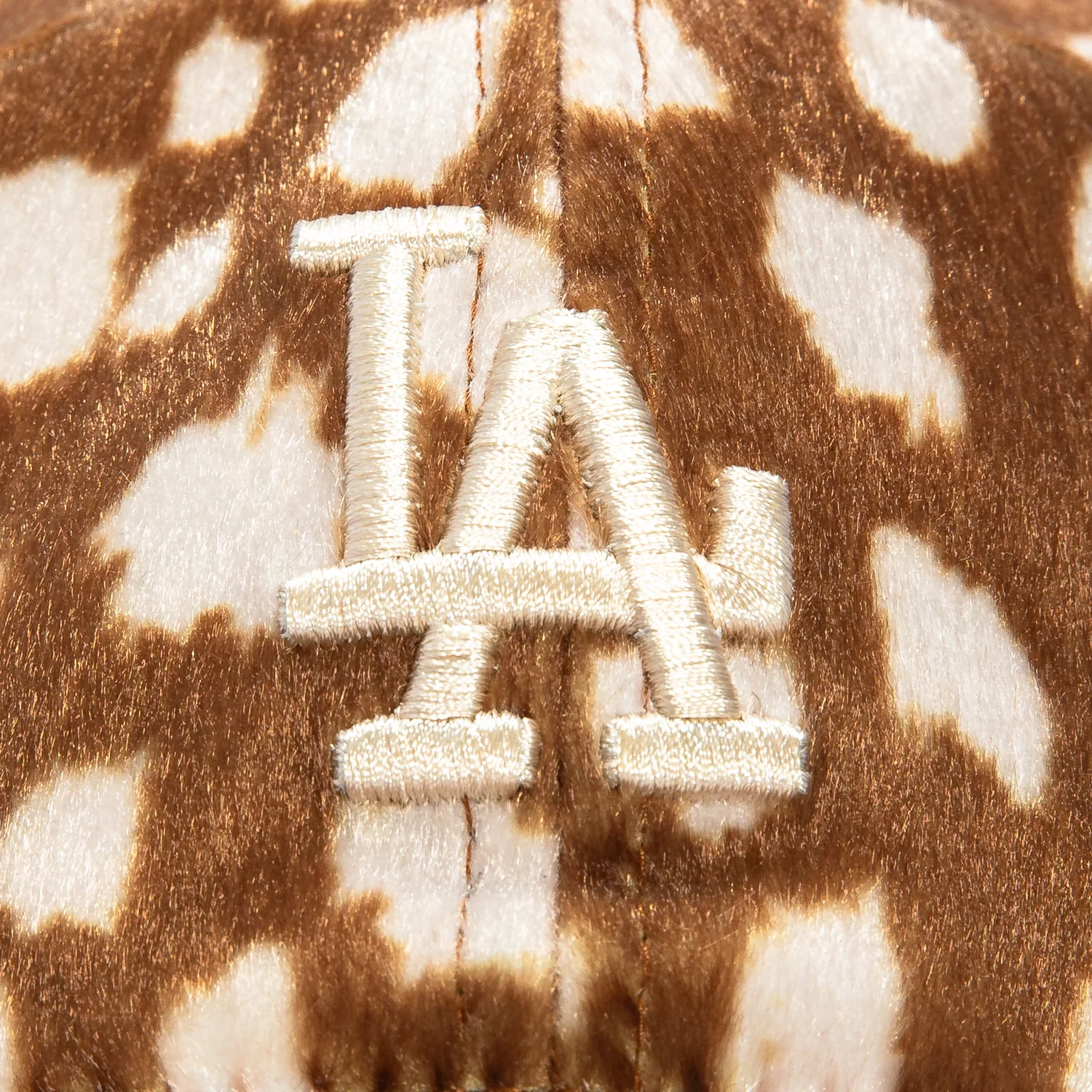 New Era 9Twenty Giraffe Animal Print Faux Fur Los Angeles Dodgers Strapback Hat - Khaki, Ivory - Image 3