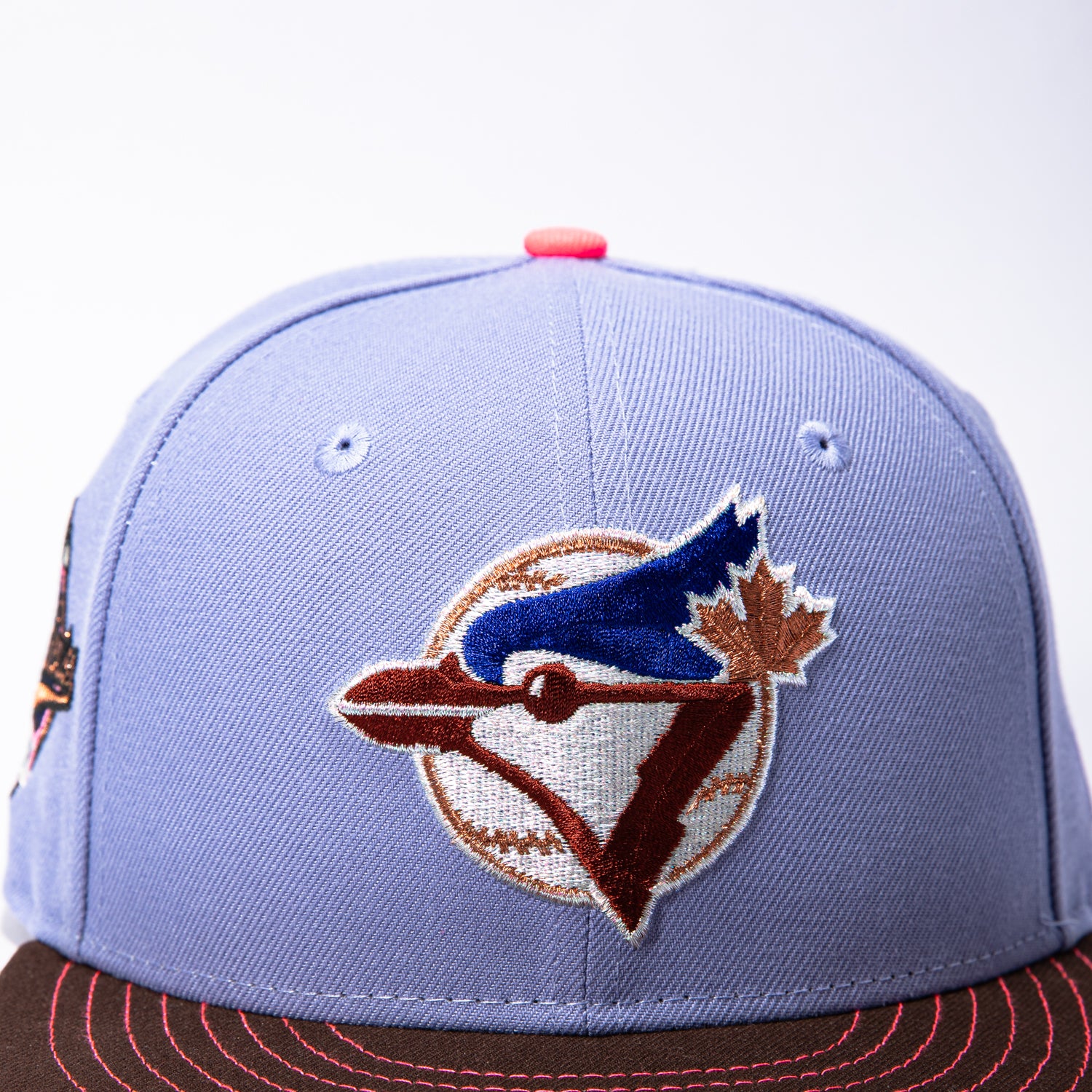 New Era 59Fifty Blossom Toronto Blue Jays 1992 World Series Patch Contrast Stitch Hat - Lavender, Brown - Image 4