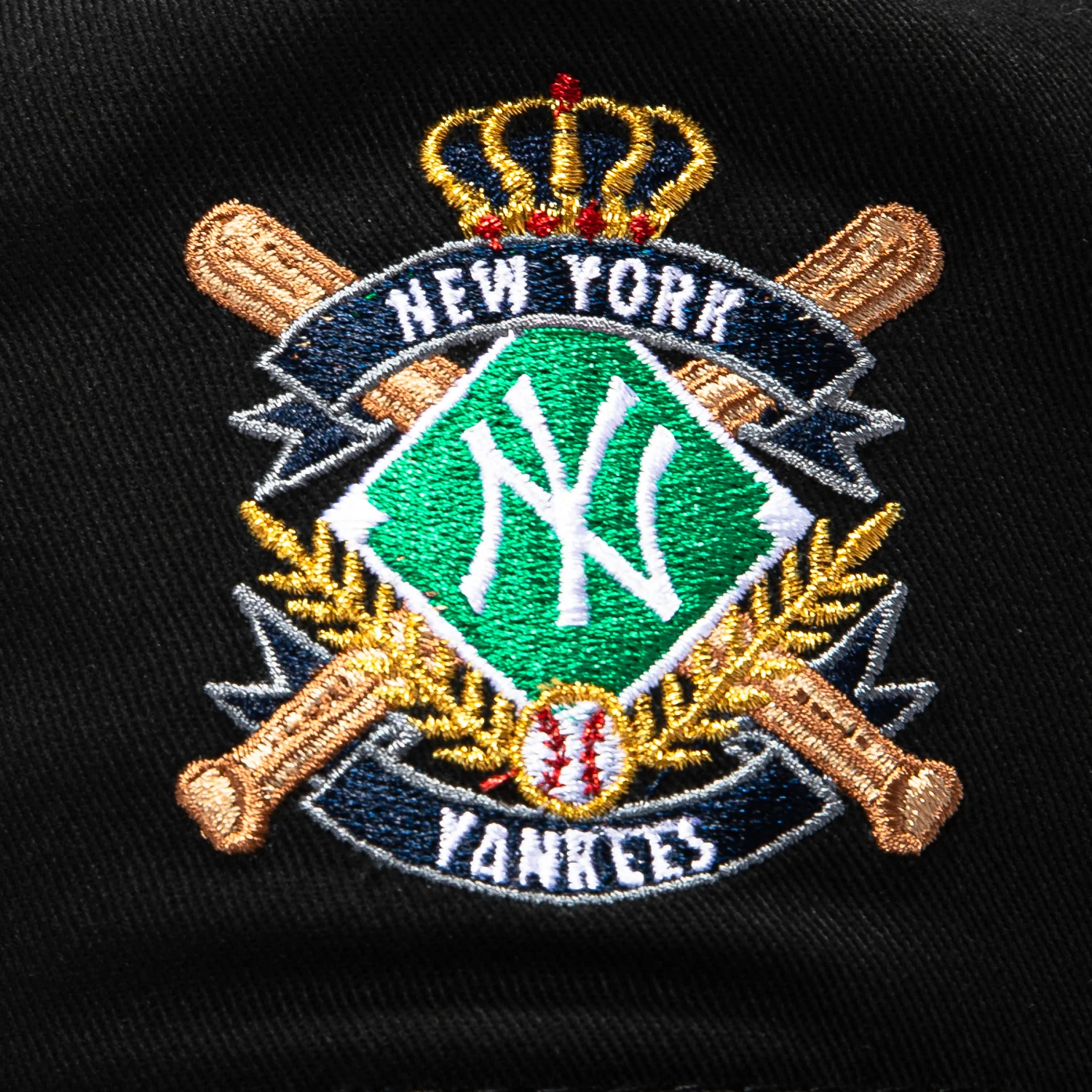 New Era 19Twenty MLB Crest New York Yankees Snapback Pre-curved Hat - Black, Navy - Image 3