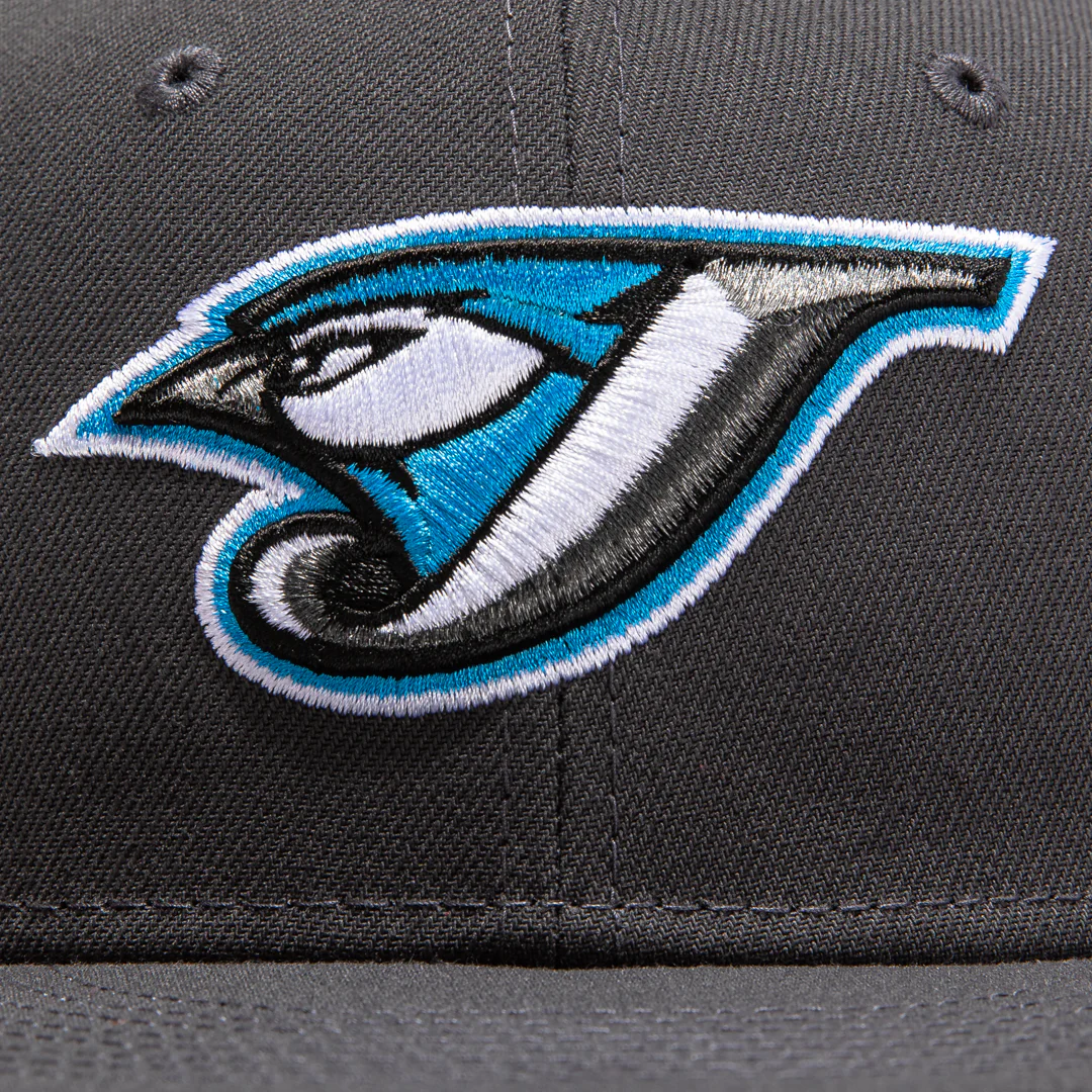 New Era 59Fifty Retro On-Field Toronto Blue Jays 2004 Hat - Graphite - Image 4