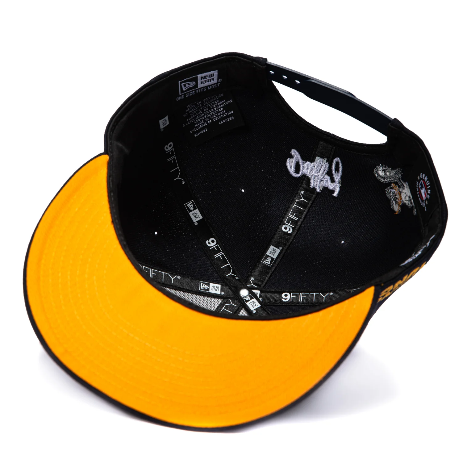 New Era 9Fifty Looney Tunes New York Yankees Daffy Patch Snapback Hat - Navy - Image 2