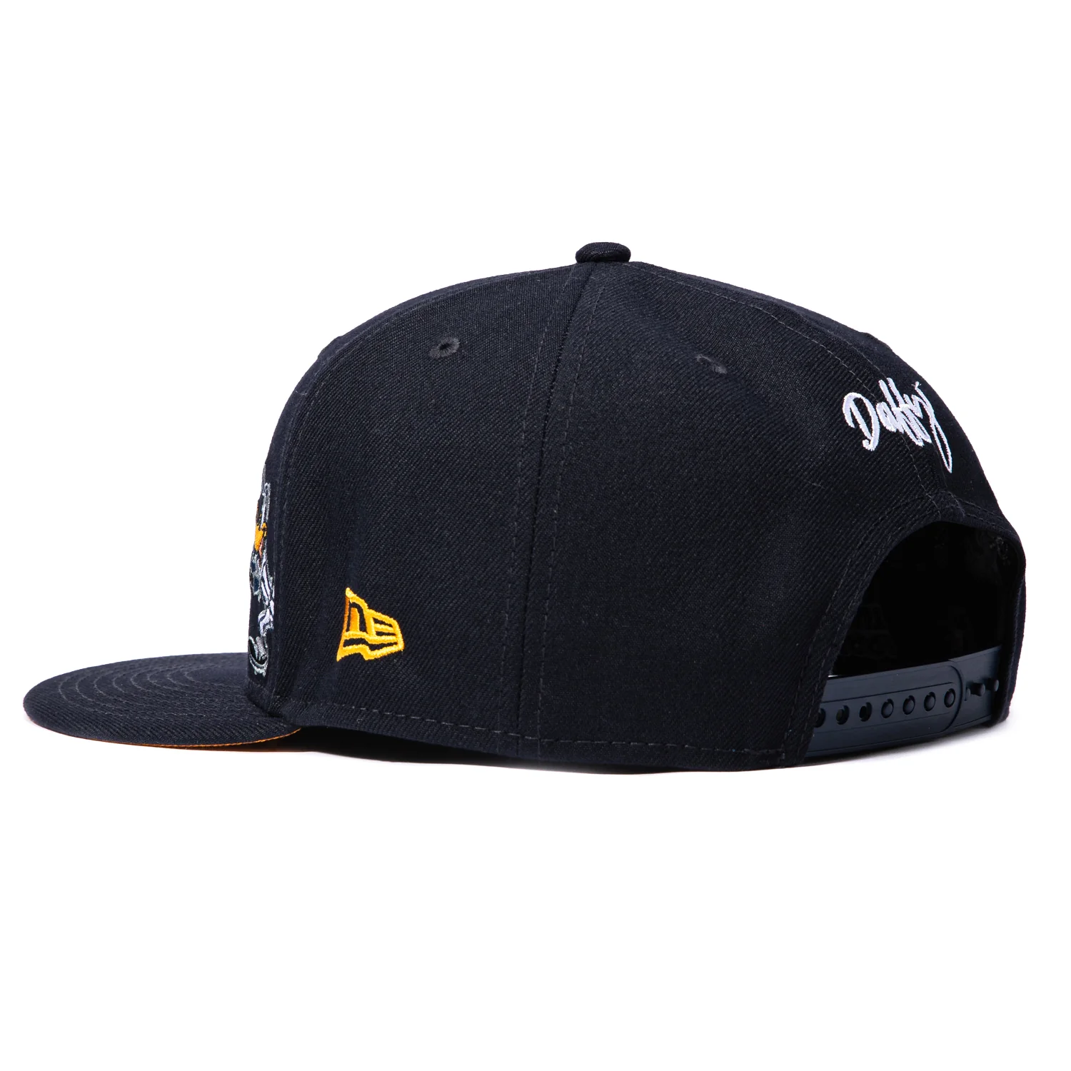 New Era 9Fifty Looney Tunes New York Yankees Daffy Patch Snapback Hat - Navy - Image 3