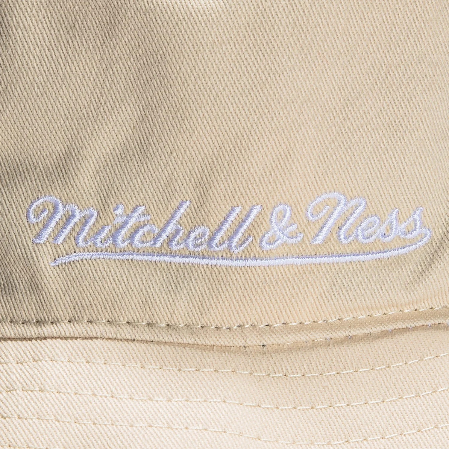 Mitchell & Ness Brooklyn Nets Bucket Hat - Off White - Image 3