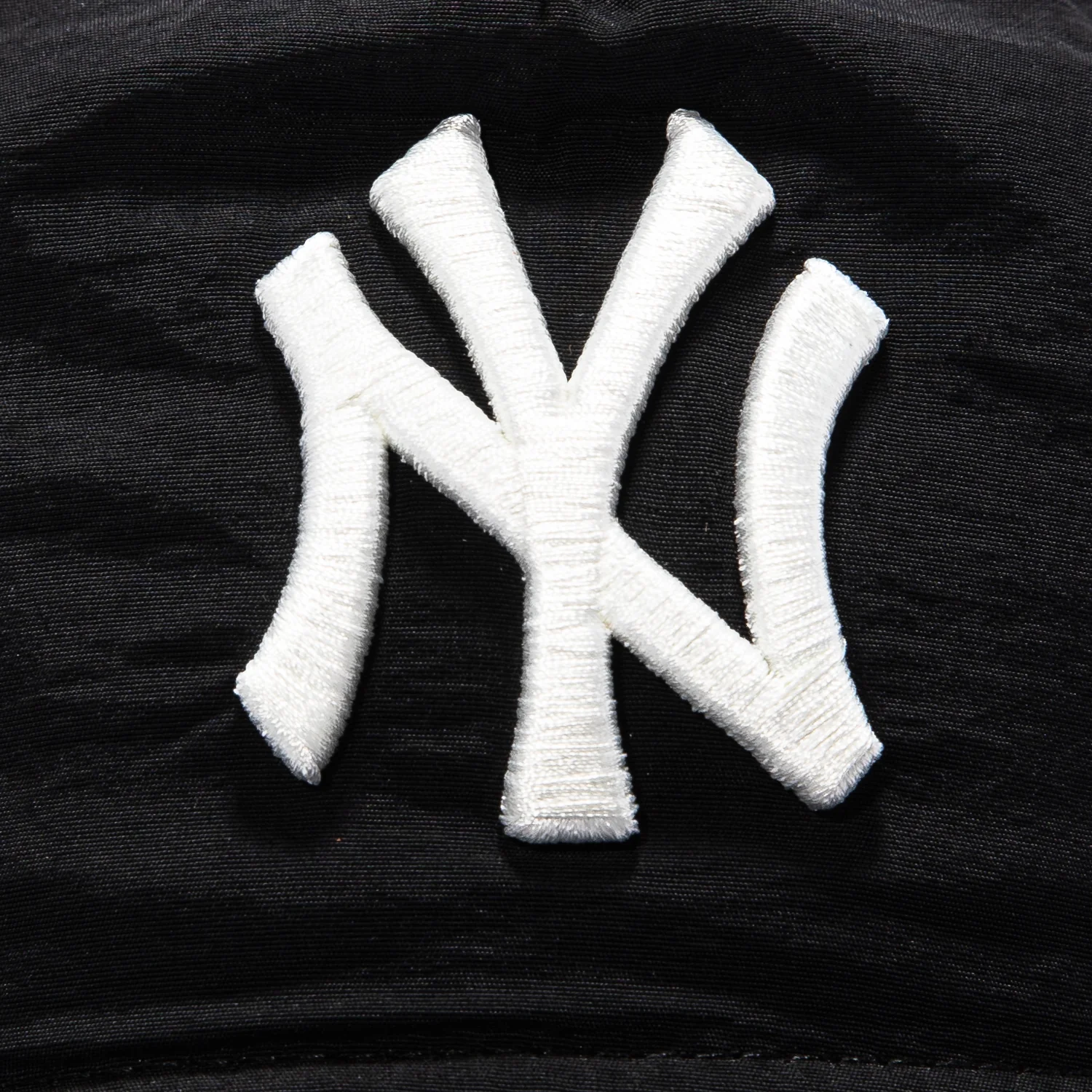 New Era 19Twenty Nylon New York Yankees Pre-curved Snapback Hat - Black, White - Image 3