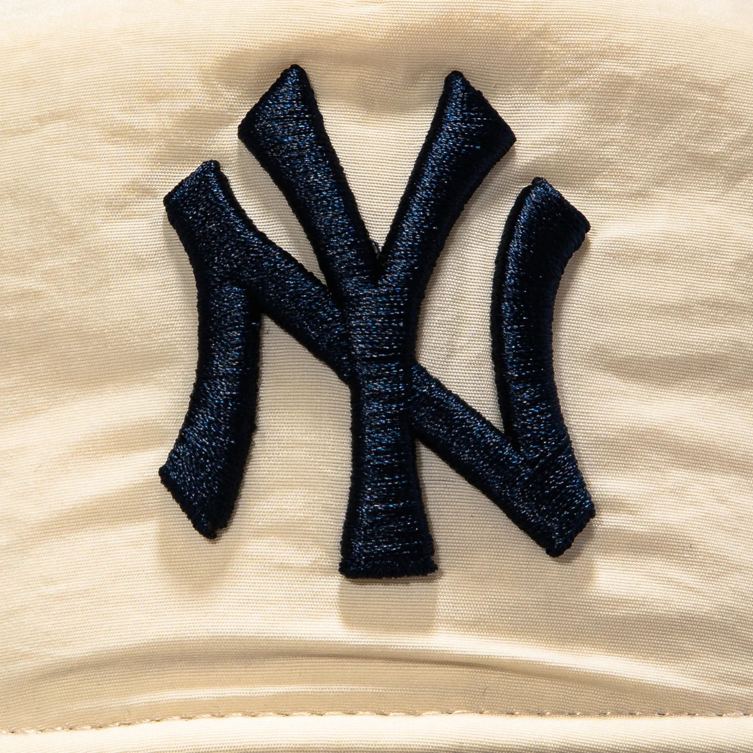 New Era 19Twenty Nylon New York Yankees Pre-curved Snapback Hat - Stone, Navy - Image 3