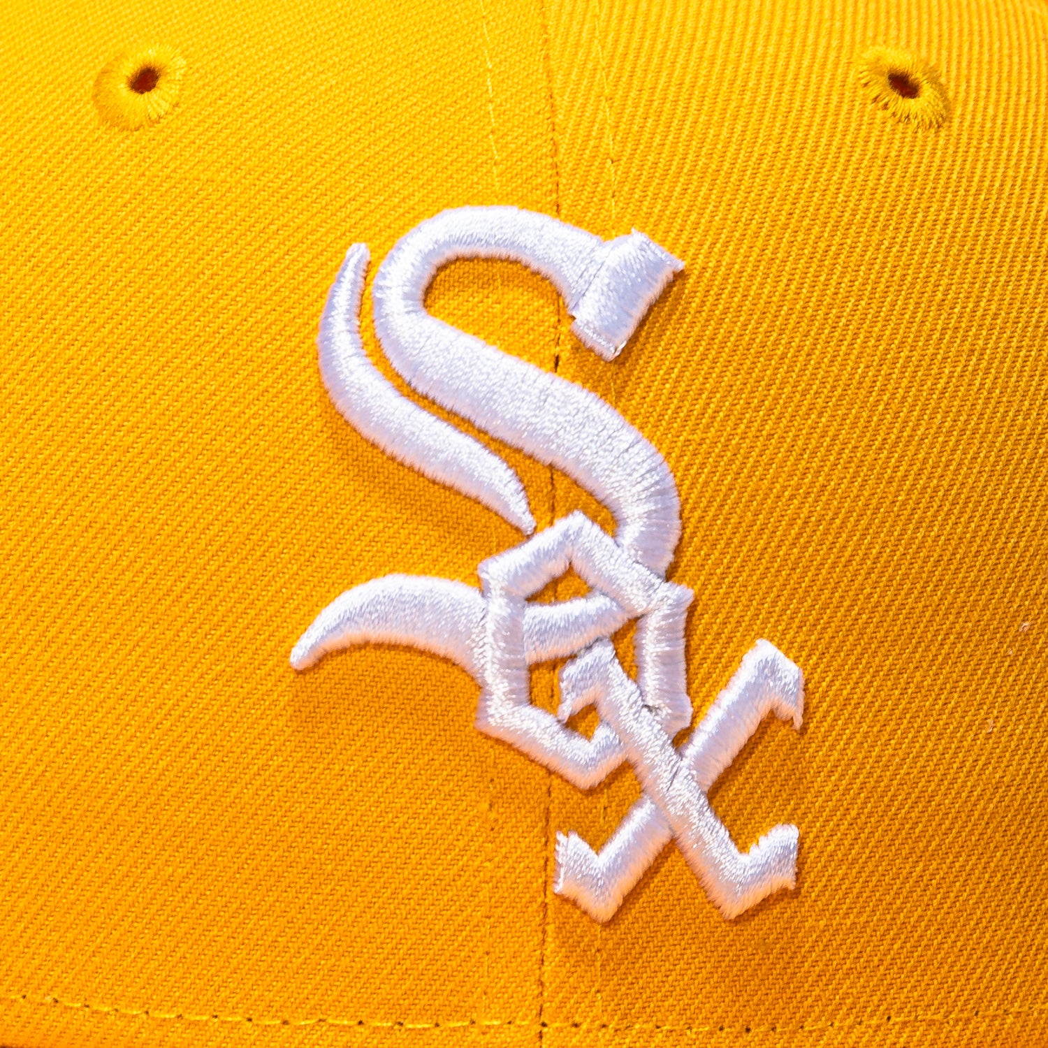 New Era 59Fifty Pink Lemonade Chicago White Sox 2005 World Series Patch Pink UV Hat - Gold - Image 4