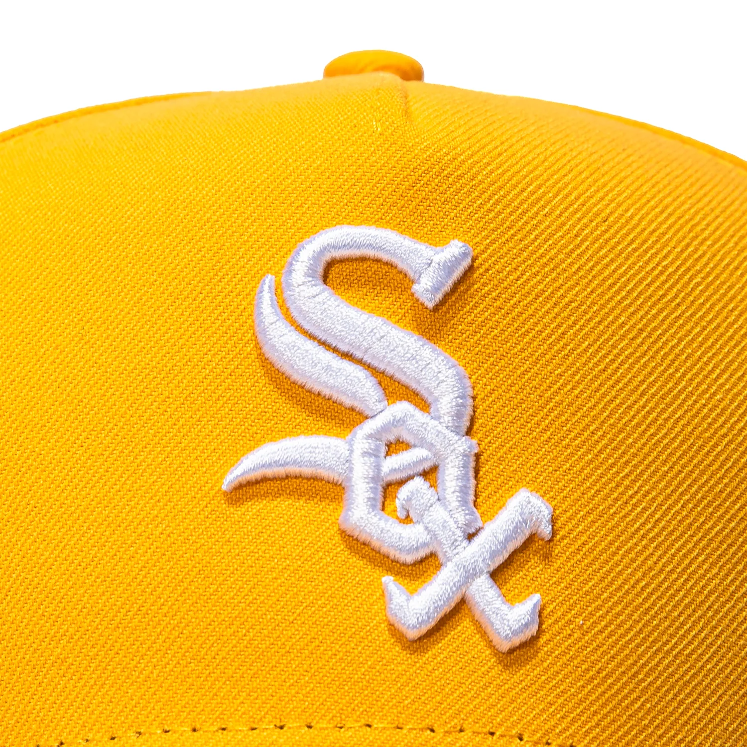 New Era 9Forty A-Frame Pink Lemonade Chicago White Sox 2005 World Series Patch Pink UV Snapback Hat - Gold - Image 3