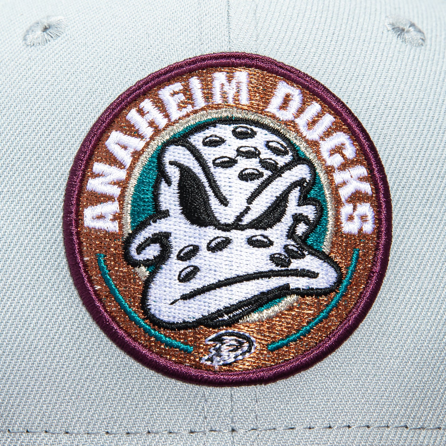 New Era 59Fifty Anaheim Ducks 2003 Stanley Cup Patch Alternate Pink UV Hat - Grey, Maroon - Image 4