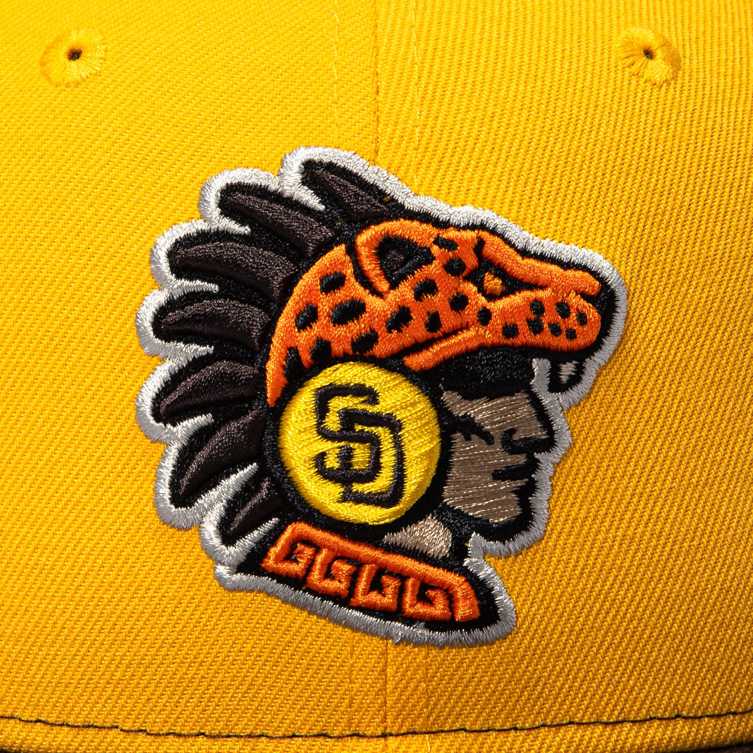 New Era 59Fifty San Diego Padres 2026 Mexico Series Logo Rail Hat - Gold, Brown - Image 4