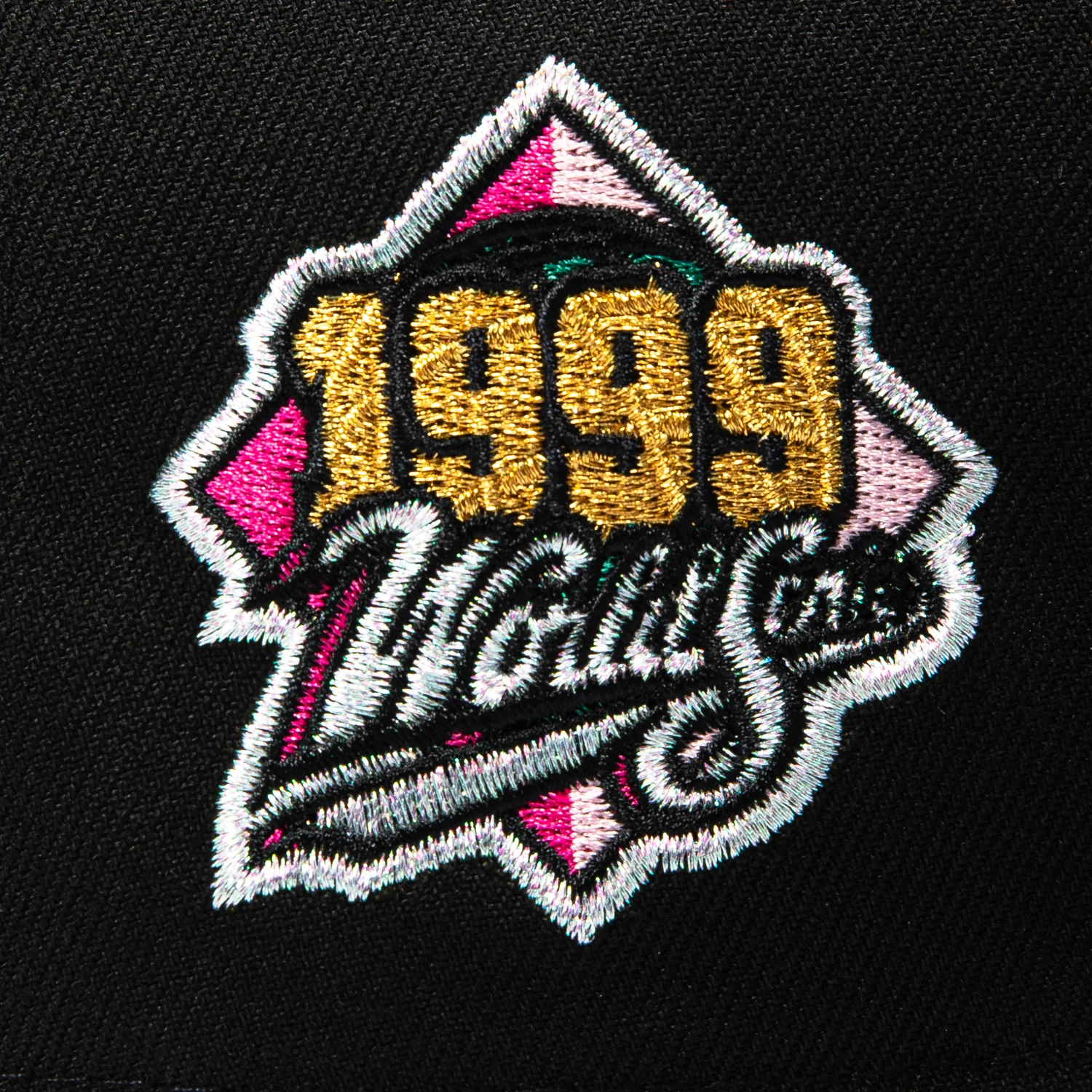 New Era 9Forty A-Frame Atlanta Braves 1999 World Series Patch Rose Snapback Hat - Black, Pink - Image 4