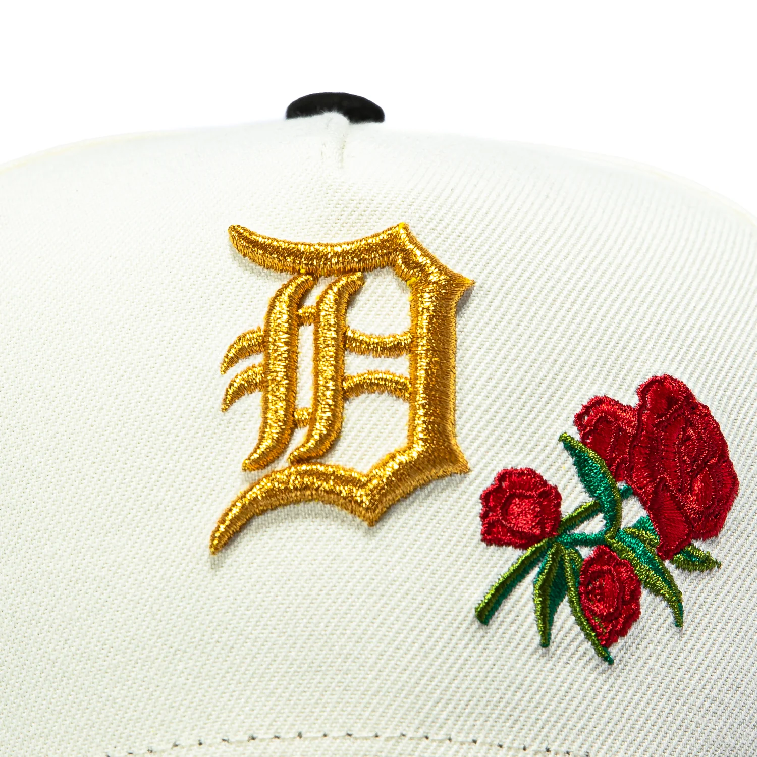 New Era 9Forty A-Frame Rose Detroit Tigers 2000 Inaugural Patch Snapback Hat - White, Black - Image 3
