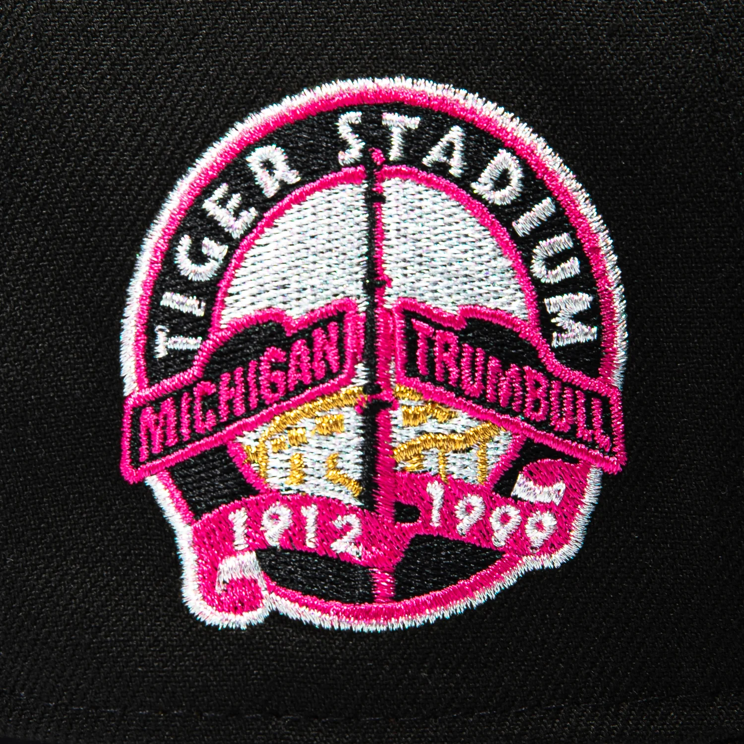 New Era 9Forty A-Frame Detroit Tigers Stadium Patch Rose Snapback Hat - Black, Pink - Image 4