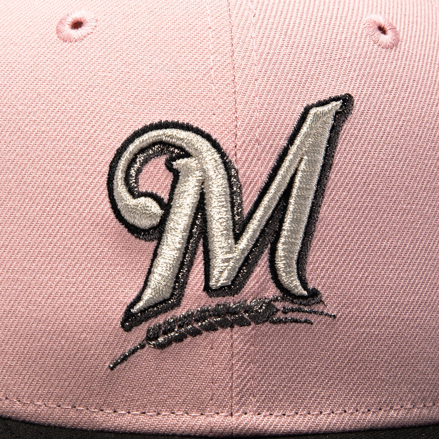 New Era 59Fifty Pink Rouge Milwaukee Brewers 50th Anniversary Patch 2000 M Hat - Pink, Black - Image 4