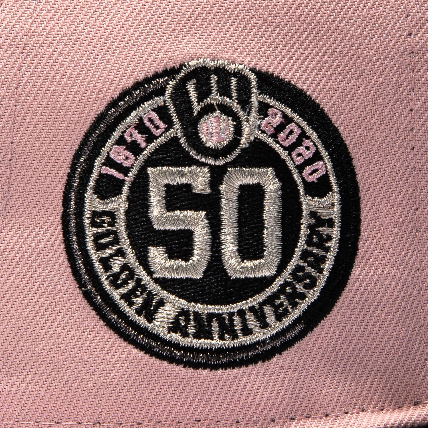 New Era 59Fifty Pink Rouge Milwaukee Brewers 50th Anniversary Patch 2000 M Hat - Pink, Black - Image 5