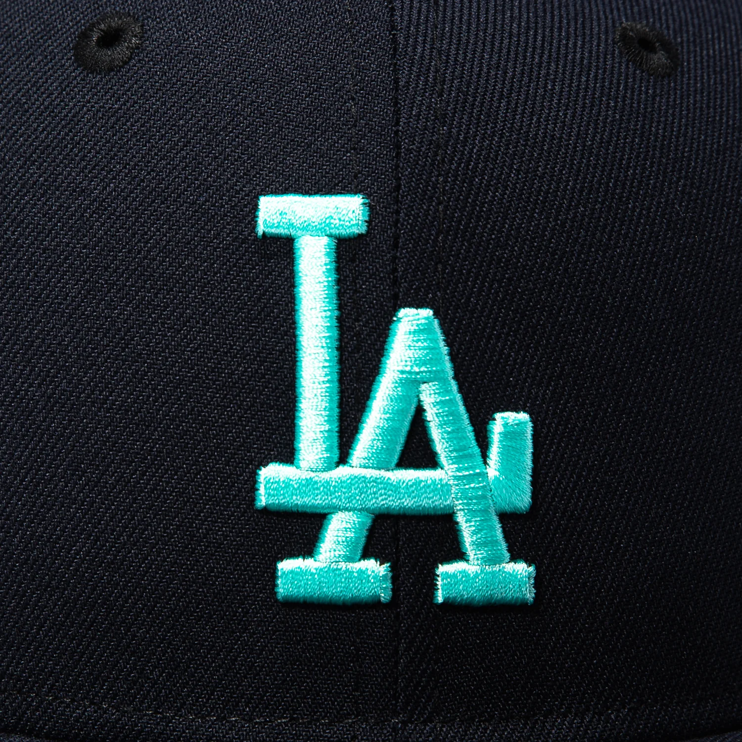 New Era 59Fifty Los Angeles Dodgers 2025 World Series Patch Sea Glass UV Hat - Navy - Image 4