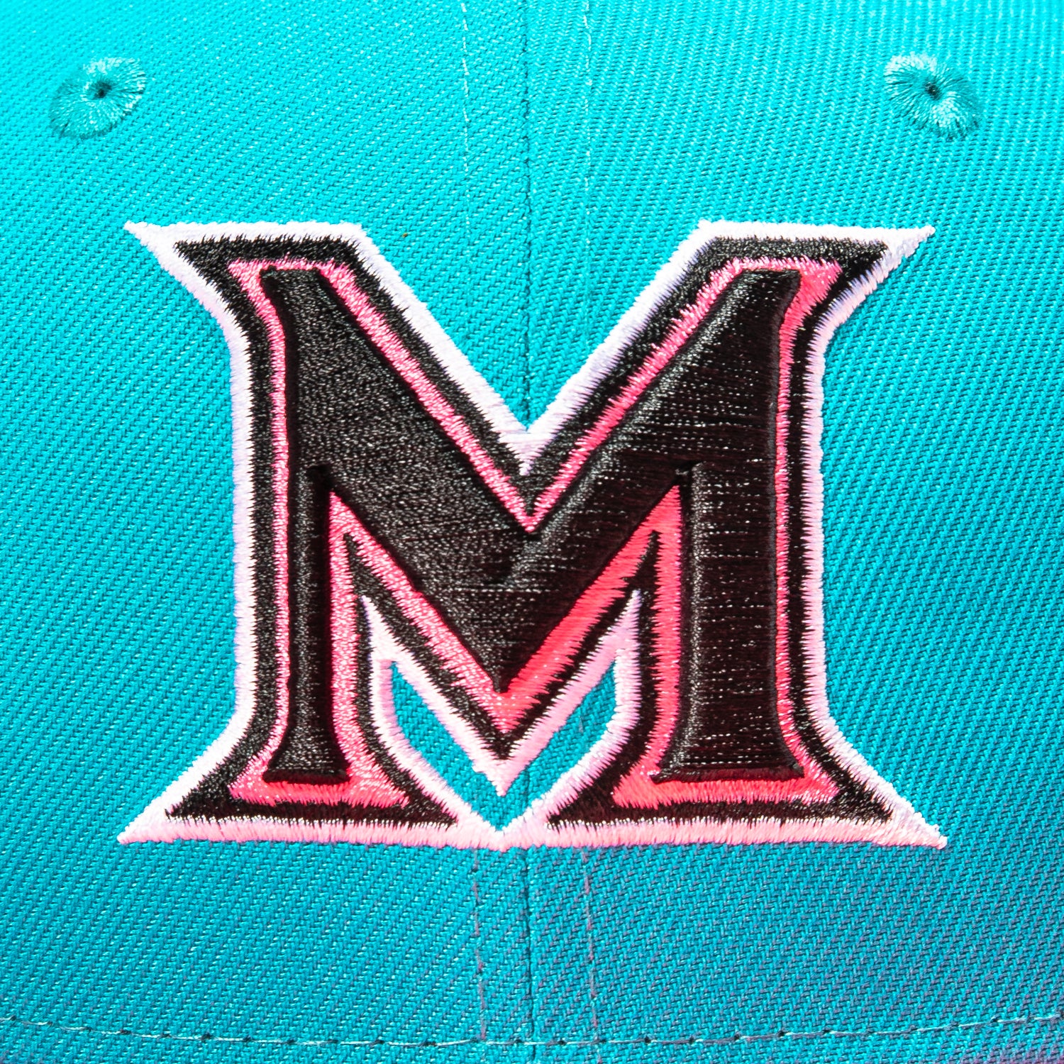 New Era 59Fifty Miami Marlins 2026 Florida Spring Training Patch City M Hat - Teal, Magenta - Image 4