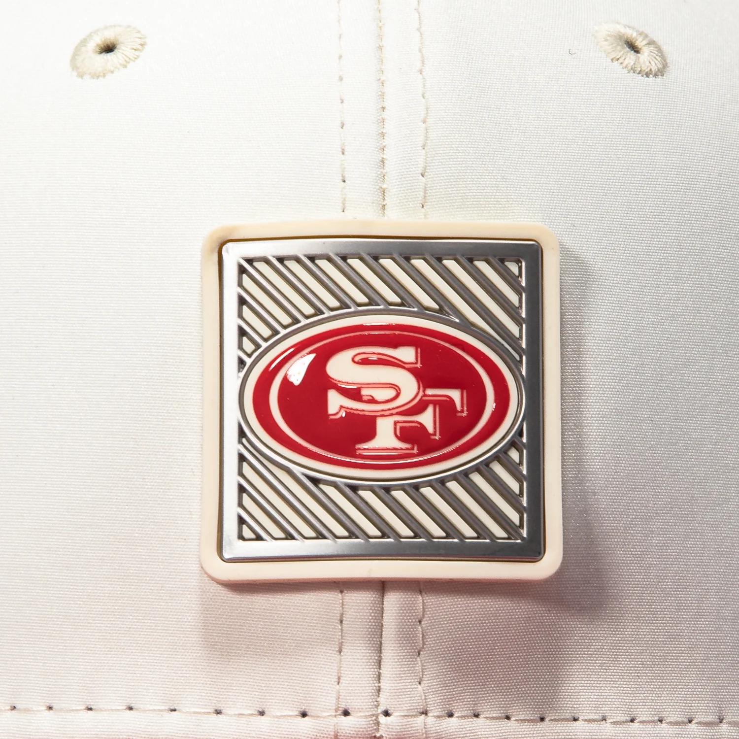 New Era 9Seventy 2026 Training Camp San Francisco 49ers Stretch-Snap Hat - White, Red - Image 3