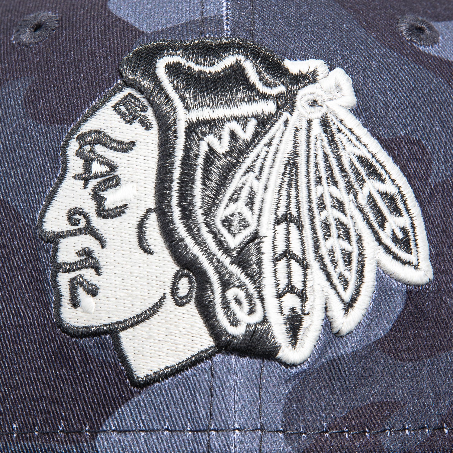 New Era 59Fifty Camo Vize Chicago Blackhawks Glow in the Dark Hat - Camo, Black - Image 4