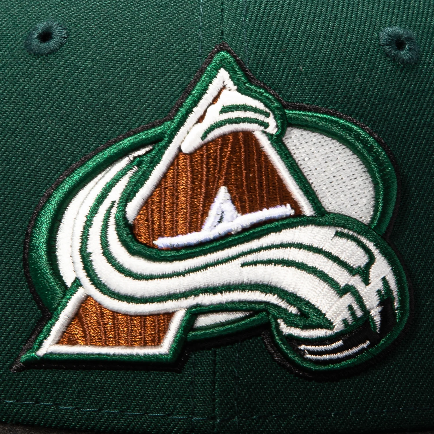 New Era 59Fifty Wood Grain Colorado Avalanche Logo Patch Hat - Green, Black - Image 4