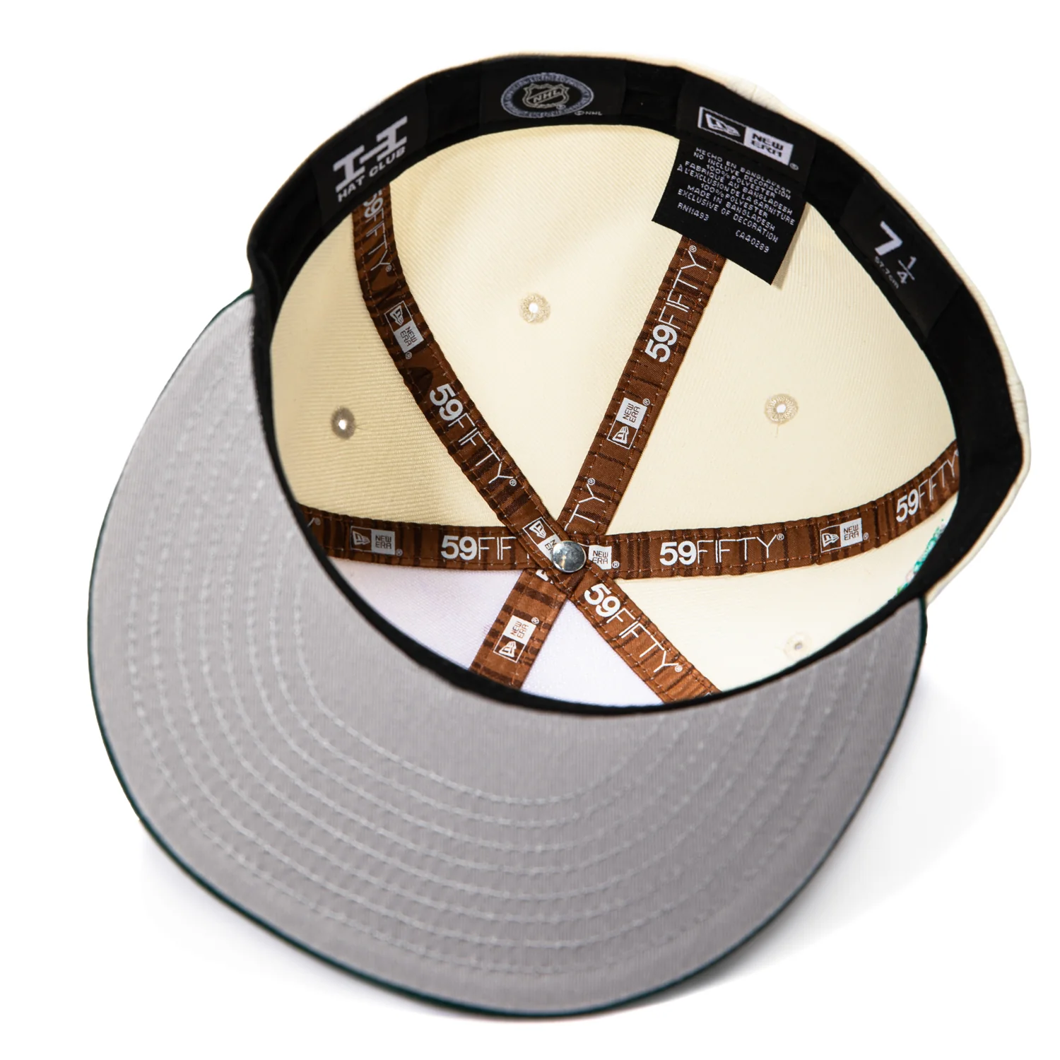 New Era 59Fifty Wood Grain Chicago Blackhawks 2025 Winter Classic Patch Hat - White, Green - Image 2